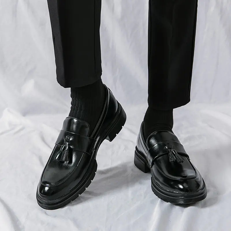 Men's Sleek Tassel Loafers for Work & Leisure