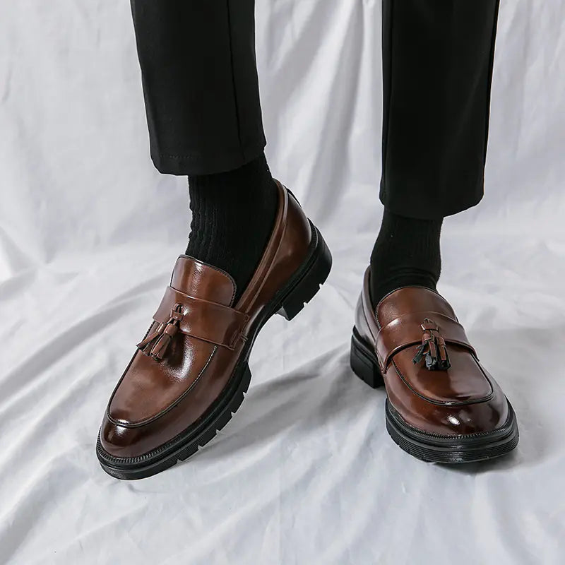 Men's Sleek Tassel Loafers for Work & Leisure